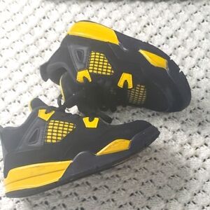 Jordan retro thunder 4
